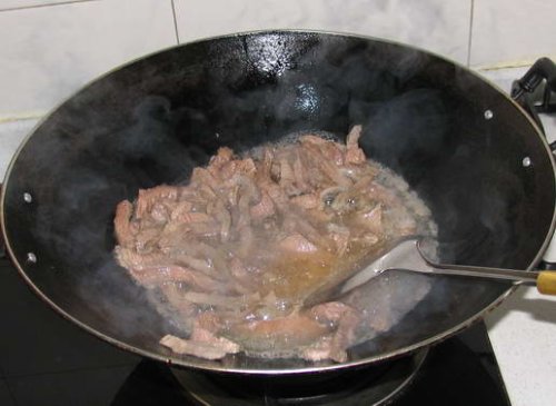 ţ