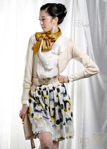 打败黄脸婆:彩色中裙好气色