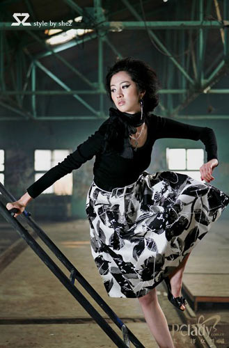 打败黄脸婆:彩色中裙好气色