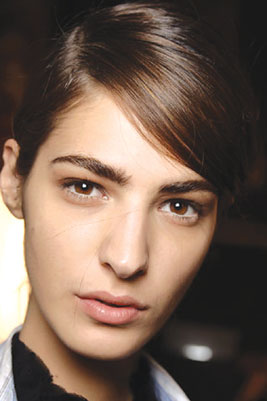 戏剧风当道 自然妆并行