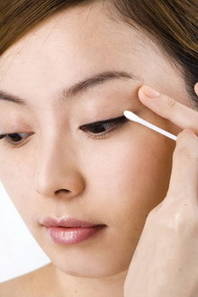 6小步 简单缔造完美眼线