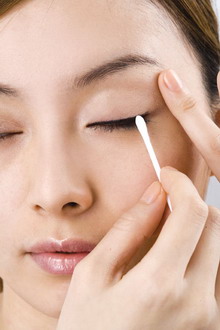 6小步 简单缔造完美眼线