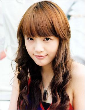 1 直卷+刘海 今夏不可错过的5款发型